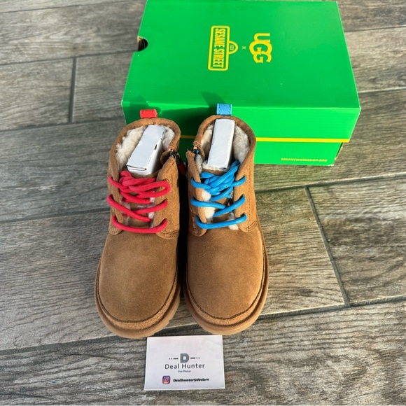 Brand New UGG Neumel II x Sesame Friends 'Chestnut' 1147232T Toddler’s Boots - Picture 6 of 14